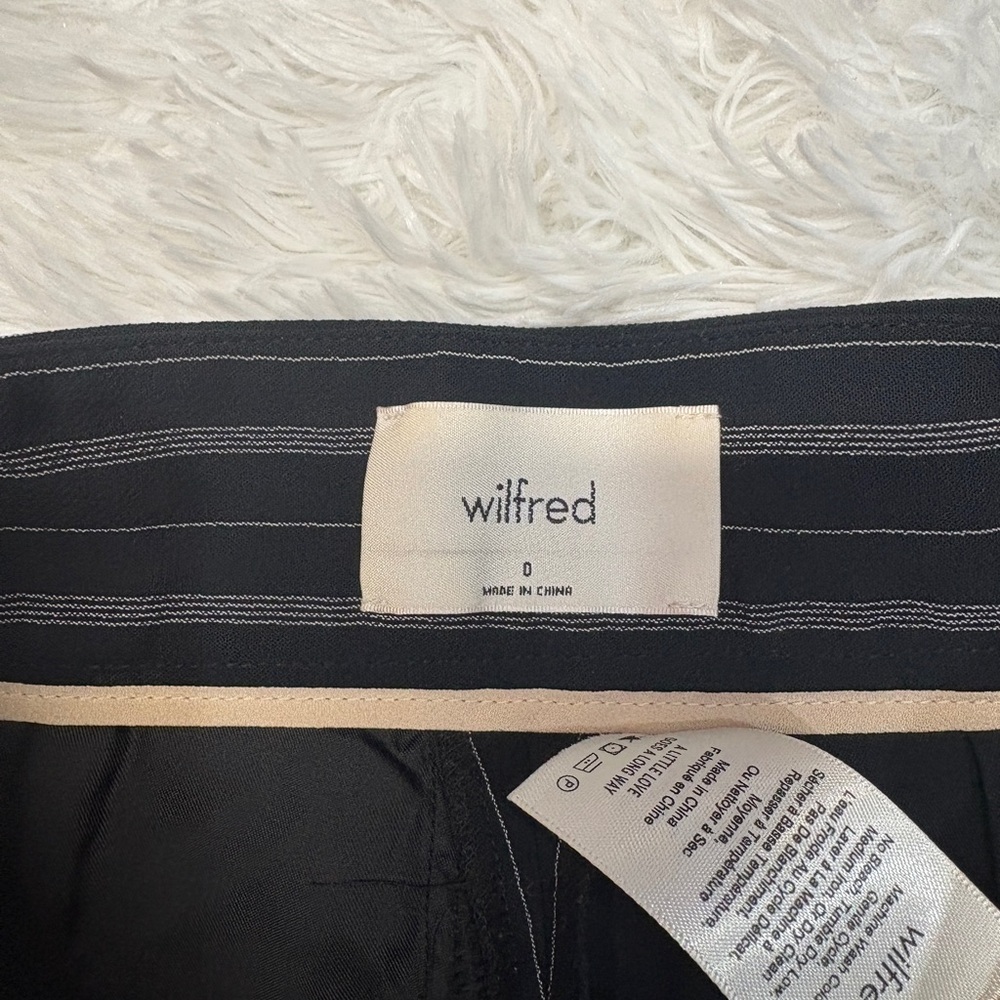 Aritzia Wilfred Free Clarisse Trousers Navy Blue Pinstripes - Picture 4 of 6